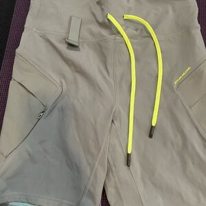 Lululemon Cargo Super High Rise shorts 12